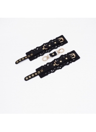 Черные кожаные наручники с узорами и золотистой фурнитурой - Crazy Handmade - купить с доставкой в Ульяновске