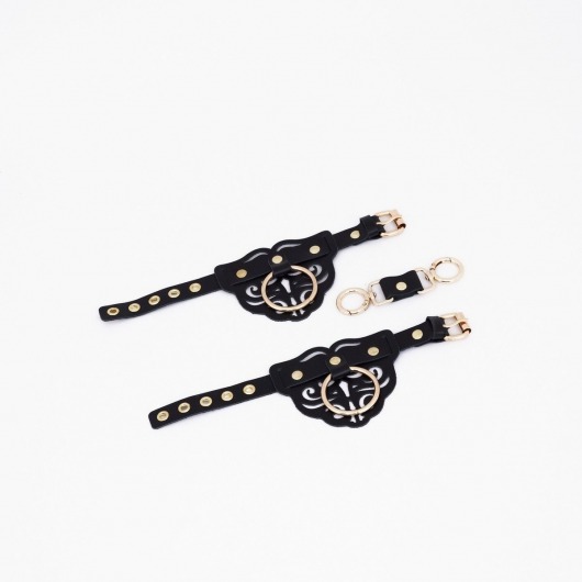 Черные кожаные наручники с клепками, кольцами и золотистой фурнитурой - Crazy Handmade - купить с доставкой в Ульяновске